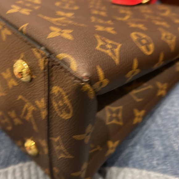 LV Tote 🔥SOLD🔥 - Picture 9 of 16